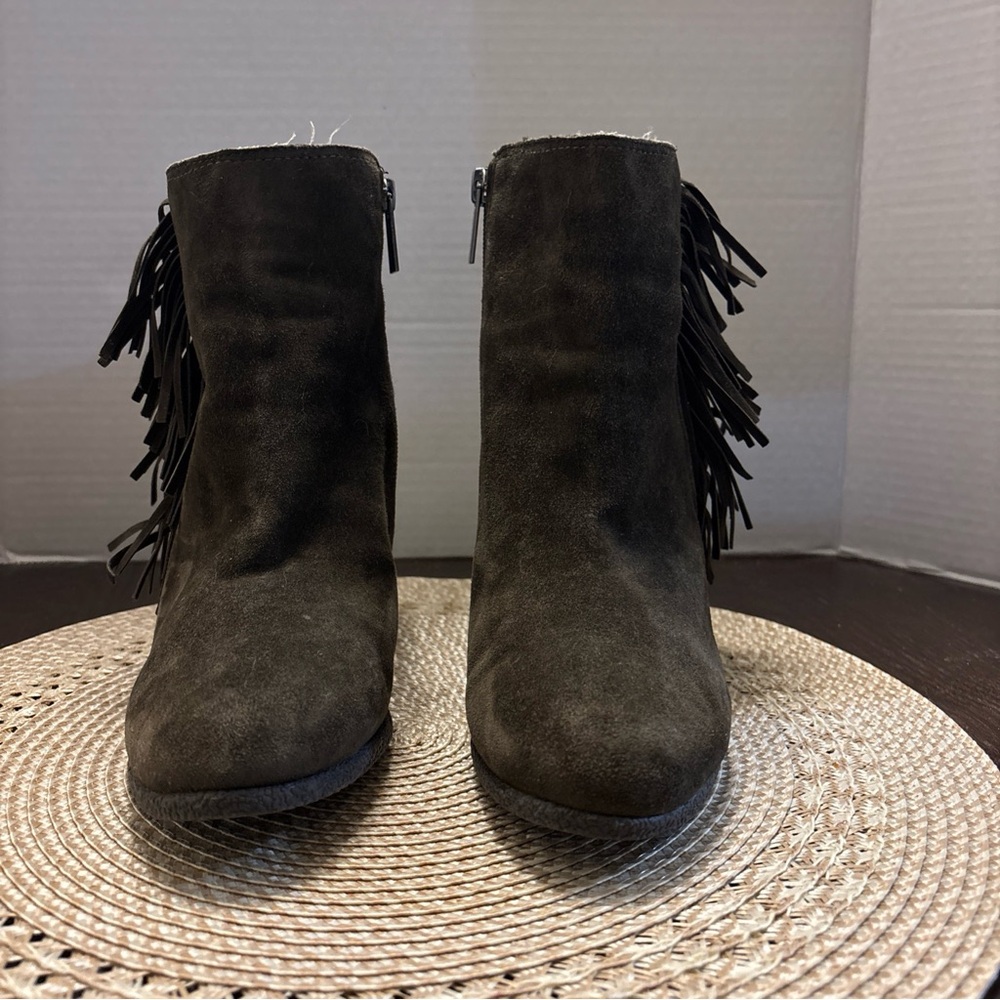 Vince Camuto Hayzee Suede Fringe Women's Ankle Bootie Olive 9.5WM - Picture 2 of 13